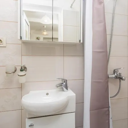 Sweet Ivana In By Guide Apartamento Rijeka